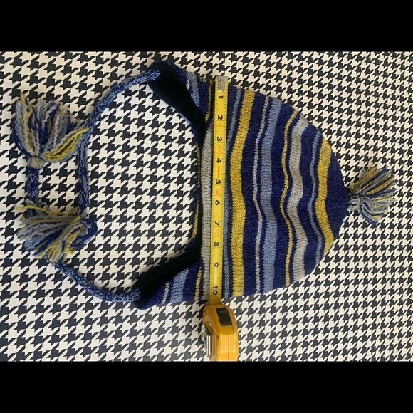 Columbia striped beanie EUC - Picture 3 of 5